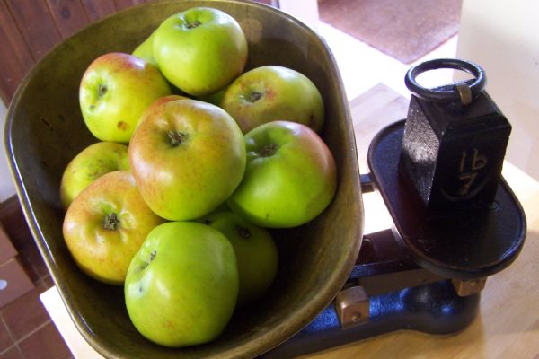 How do you make Spiced Apple Chutney | Find a recipe for Spiced Apple Chutney