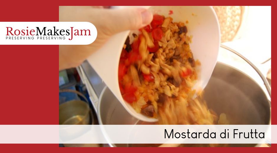 118.mostarda-fruit-into-pan